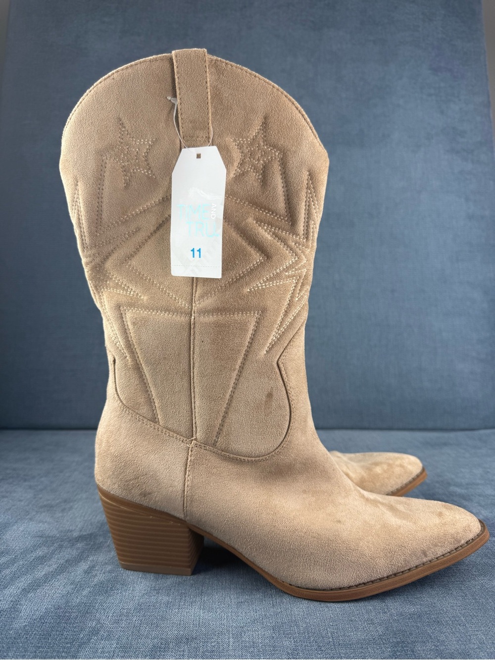Time and Tru Women’s Faux Suede Embroidered Heeled Beige Western Boots SZ 11 New